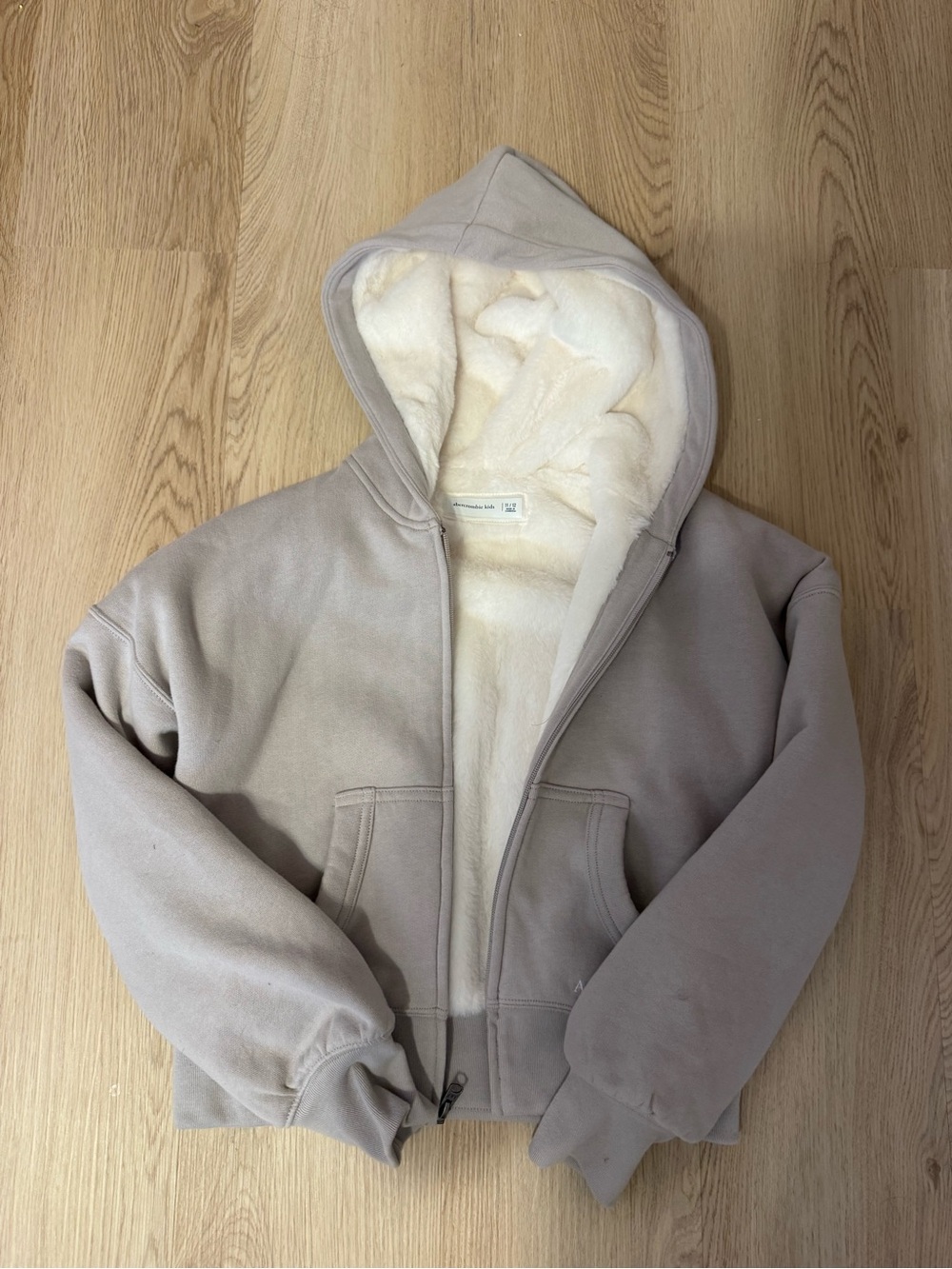 Never worn Abercrombie kids fur lined zip up jacket
